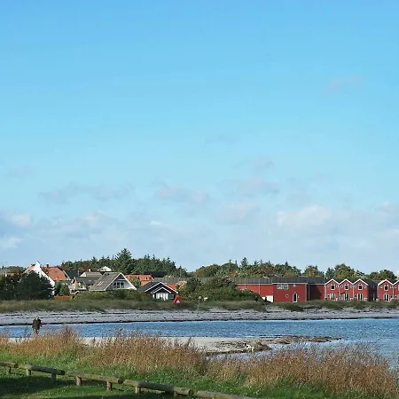 8 Person In Hadsund *
